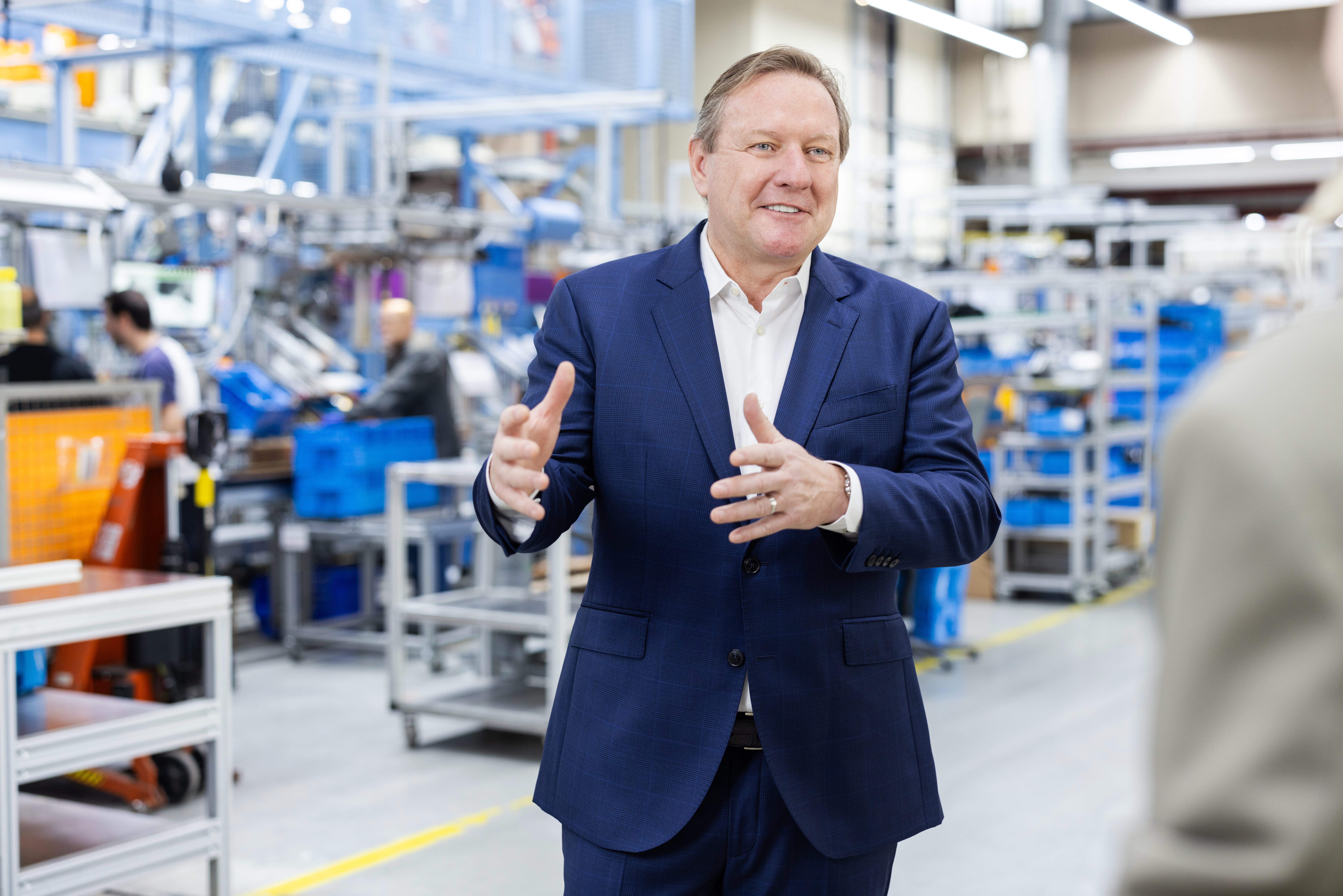 Michael Traub i montagen på fabrik 2 i Waiblingen.